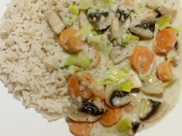 Gemüsefrikassee mit Reis - All-in-one