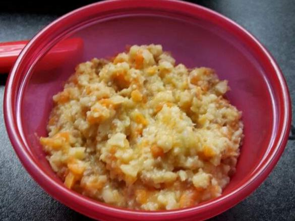 Blumenkohl-Möhren- Brei mit Rinderhack