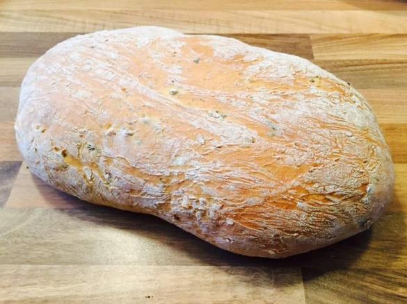 Ciabatta mit Feta und Oliven