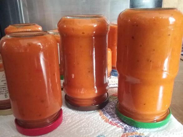 Ajvar mit Aubergine und Zucchini