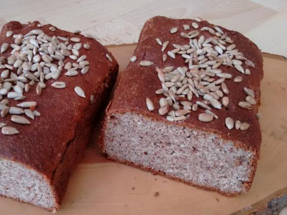 Low Carb Chia-Quark-Brot