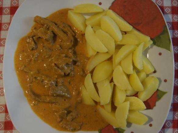 Gyrosgeschnetzeltes mit Kartoffeln