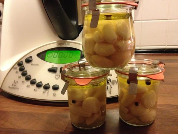 Eingelegter Knoblauch