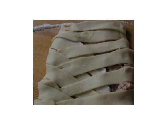 Laugenhefezopf-Stücke gefüllt 