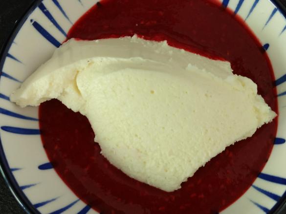 Quarkmousse mit Beeren