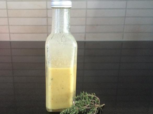 Honig Senf Thymian Dressing
