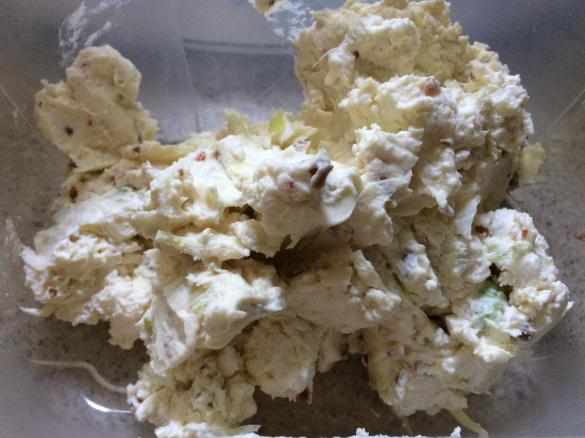 Datteln-Lauch-Frischkäse Aufstrich