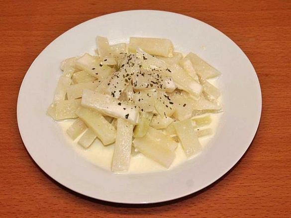 Kohlrabi mit Käsesauce