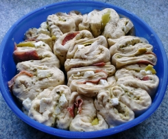 Salami-Schafskäse-Faltenbrot mit Kräuterbutter