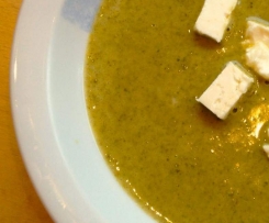 Sauerampfer – Knoblauch – Süppchen mit Feta Käse