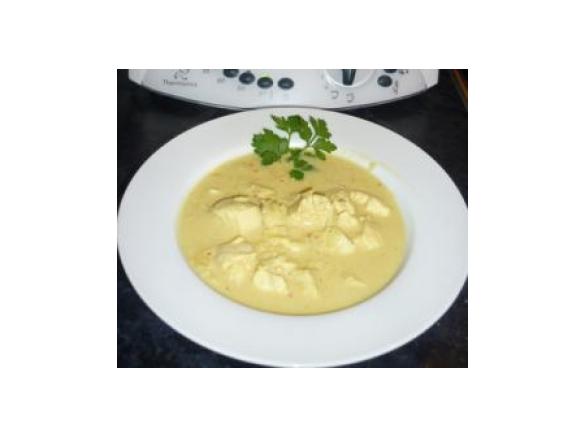 Currysuppe mit Hähnchenfleisch