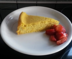 Veganer, glutenfreier Käsekuchen ohne Boden - mit Kichererbsen-Eischnee