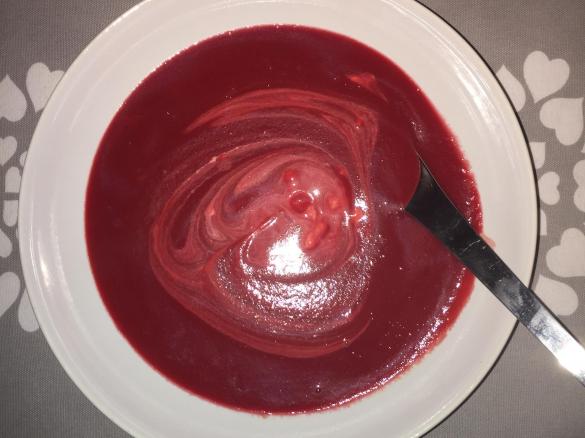 Cremige Rote-Bete-Suppe mit Honig