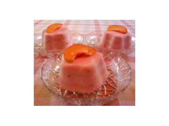 Eis-Mousse aus Pfirsichen