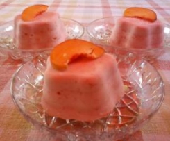 Eis-Mousse aus Pfirsichen