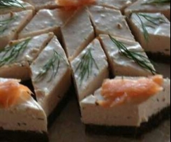 Lachshäppchen mit Schwarzbrot