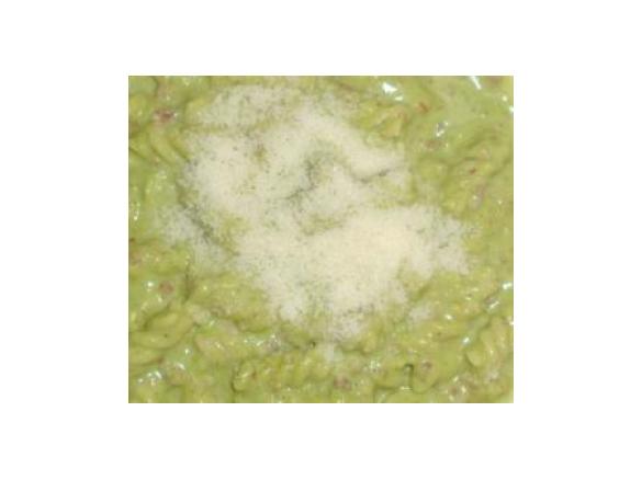 Brokkoli-Speck-Sauce auf Nudeln