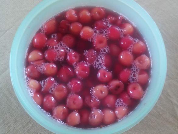 Variation von Kirschkompott / Eingemachte Kirschen ( Kirschen auf Vorrat)