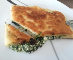 Fladenbrot gefüllt mit Feta-Blattspinat-Creme