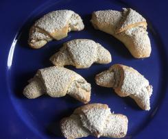 Mini-Marzipan-Nusshörnchen