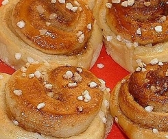 Karnelbullar /schwedische Zimtschnecken