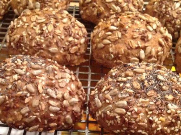 Der Sattmacher Dinkelvollkornbrötchen