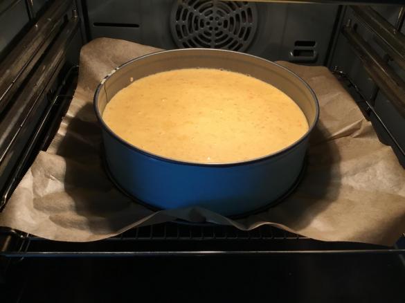 Brasilianische Karottenkuchen „Bolo de cenoura“