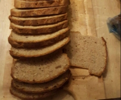 Dinkel-Roggen-Weizenbrot