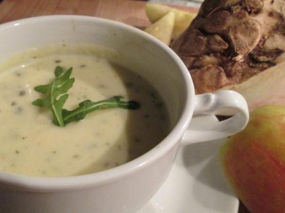 Sellerie-Apfel-Suppe