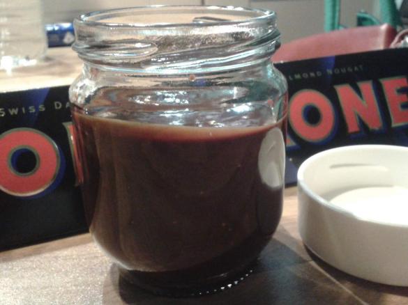 dunkler Toblerone Aufstrich