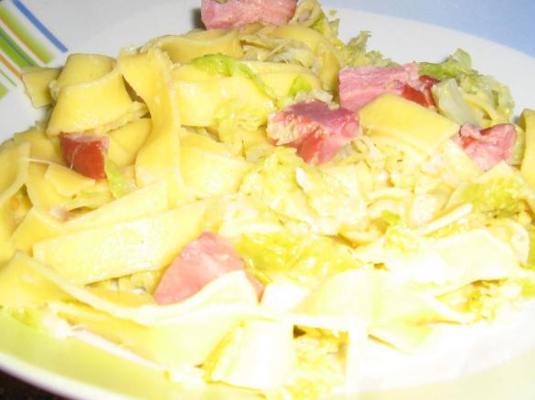 Wirsing mit Nudeln (schnelles Rezept)