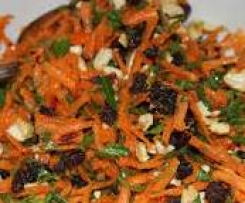 Rohkostsalat mit Rucola und Karotten