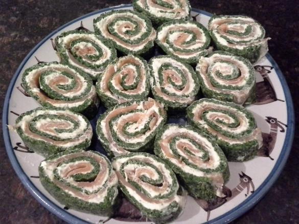 Lachsrolle mit feiner Zitronennote