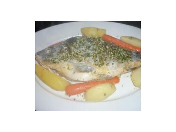 Karpfen mit Kartoffeln und Meerretichsoße