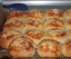 Käsebrötchen mit Fetafüllung