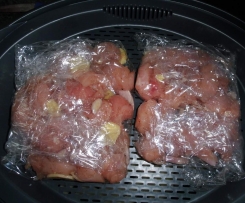 Hähnchenfleisch in Marinade gegart mit Reis und Gemüse