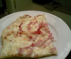 Schinken-Käse Flammkuchen knusprig