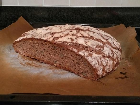 Vollkornbrot (Weizen, Dinkel, Roggen)