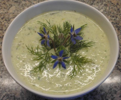 Gurken-Kaltschale - Bulgarische Gurkensuppe