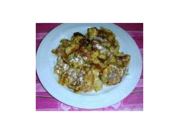 Variation von Apfelschmarren/ Kaiserschmarren mit Äpfeln