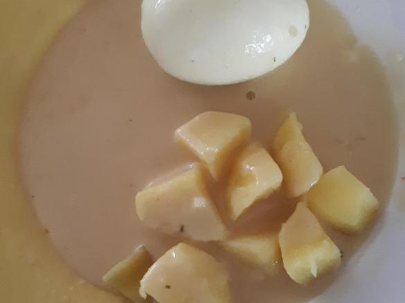 Eier mit Senfsauce und Kartoffeln