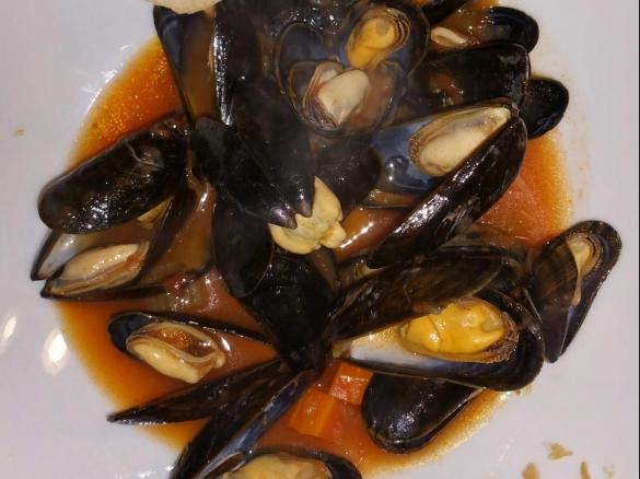 Muscheln in Tomaten-Weißweinsoße