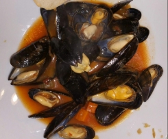 Muscheln in Tomaten-Weißweinsoße