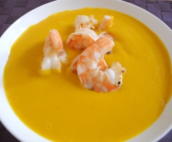 Kürbissuppe mit Ingwer und Garnelen