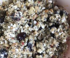 Amerikanischer Salat mit Cashewkernen und Cranberrys