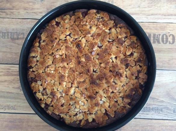 Dunkler Johannisbeerkuchen