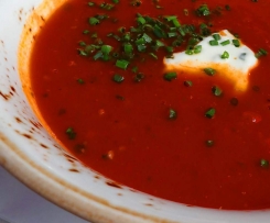 Tomaten-Mango-Suppe mit Feta / Schafskäse