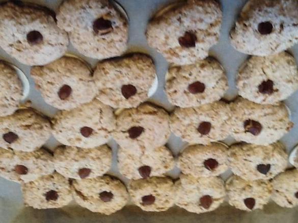 Haselnussmakronen (mit ganzen Eiern)