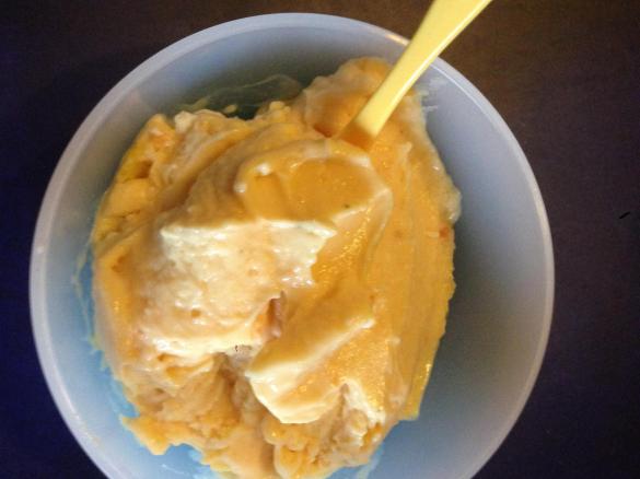 Mango-Skyr-Eis