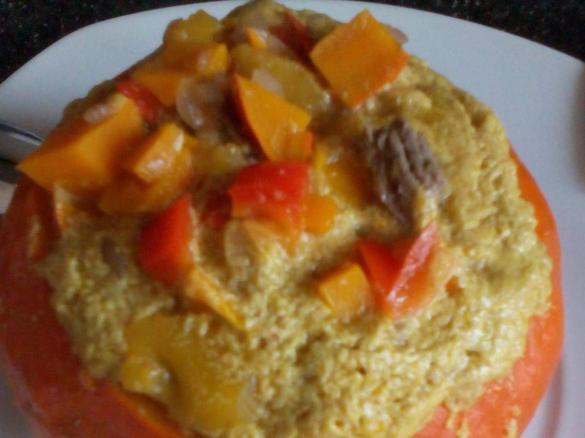 Gefüllter Curry-Kürbis mit Rindfleisch